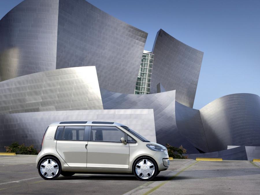  Volkswagen Space up Blue 2007 года  (фото 17 из 28)